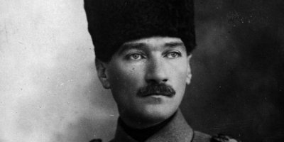 Kıbrıslı Rumlar Atatürk'ü öven kitabı müfredattan çıkardı