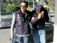 Kadın tuvaletine girip gizlice video çekti