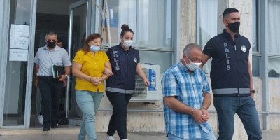 Yardım ettikleri turistin parasını çalmakla suçlanıyorlar