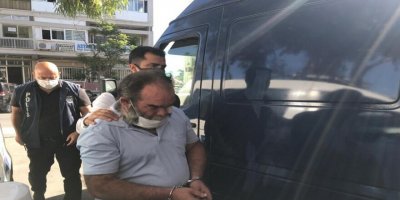 Eşini kürekle yaraladı