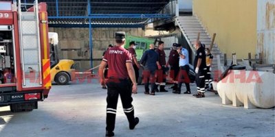 Tonlarca mermer üzerine devrildi, hayatını kaybetti