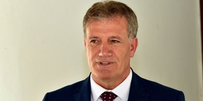 "İçerden ve dışardan her türlü komplo ve arkadan hançerlendik"