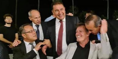 Sabah restleştiler, akşam kucaklaştılar!