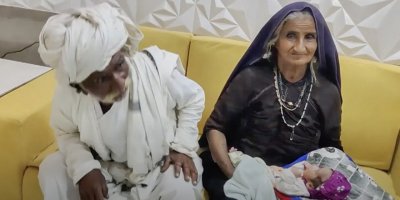 70 yaşında anne oldu