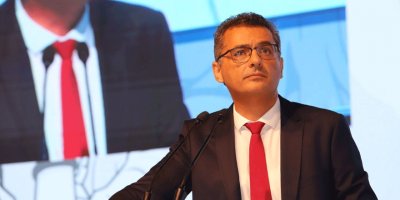 Cumhurbaşkanı toplumun tümünü temsil etmiyor!