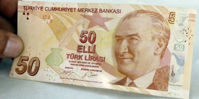 Gelin ve damada sahte para taktılar