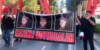 Sendikalar Başbakanlık binasına doğru yürümeye başladı...