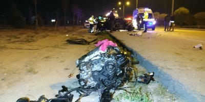 Hız ibresinin 230'a takıldığı kazada, ölü sayısı 3'e yükseldi