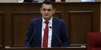 Maliye Bakanı Dursun Oğuz, bu akşam adaya dönüyor