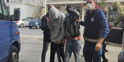 Birçok aracı açıp hırsızlık yapmışlardı: 4’ü tutuksuz, 1’i tutuklu yargılanacak