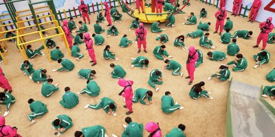 'Squid Game'i hatırlatan uygulama: Dolar toplasınlar diye öğretmenleri birbirleriyle yarıştırdılar