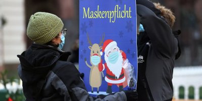 AB: Omicron ocak ayı ortasına kadar baskın varyant olabilir