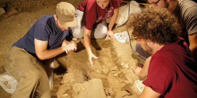 İtalya'da 10 bin yıllık kız çocuğu mezarı bulundu: 'Süslenmesi dönemin eşitlikçi doğasının kanıtı'