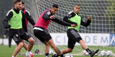 Beşiktaş'ta derbi mesaisi sürüyor