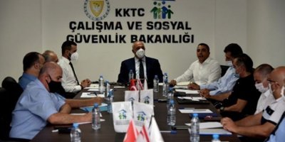 Asgari ücret için toplanıyorlar