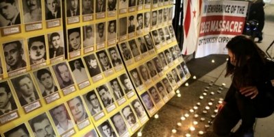 Londra'da Kıbrıs Türkleri 'Kanlı Noel' katliamının yıl dönümünde anma töreni düzenledi