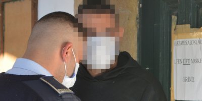 Eski kız arkadaşını darp etti