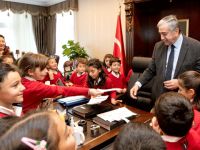 Cumhurbaşkanı Akıncı ilkokul öğrencilerini ağırladı