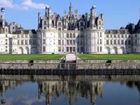 Macron'un şato kutlaması Fransa'yı karıştırdı