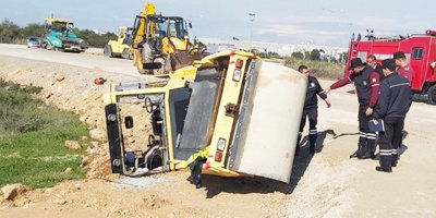 İş aracı yan yatarak devrildi!