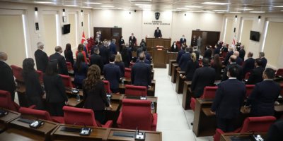 50 milletvekili, bugün yemin ederek resmen göreve başladı