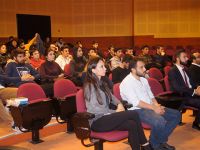 YDÜ İletişim Fakültesi’nde “Medya Özgürlüğü” konferansı gerçekleştirildi