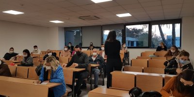 İngilizce kursu için seviye tespit sınavı yapıldı