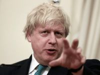 Borıs Johnson'dan Theresa May'e "intihar bombacısı" benzetmesi