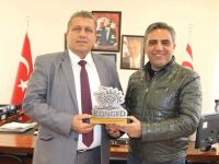 Arter’e “KONGED Ödülü” Antalya Turizm Temsilcisi Koordinatörü Münir Erer Korman tarafından takdim edildi