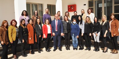 Karavezirler, kadın personelle bir araya geldi