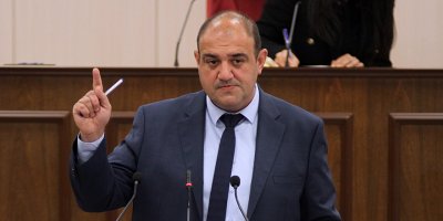 "DAÜ'yü batırmaya çalışanlar, Ercan'da özel şirkete milyarlar bağışlıyorlar"