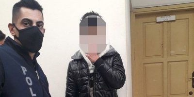 Polisin üzerine kasıtlı olarak aracını sürdü