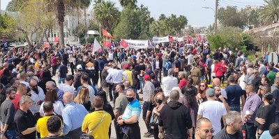 Eylem Başbakanlık önünde devam ediyor