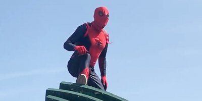 Örümcek Adam eylemdeydi!