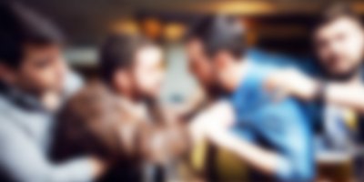 3 kişi 50 yaşındaki adama saldırdı!