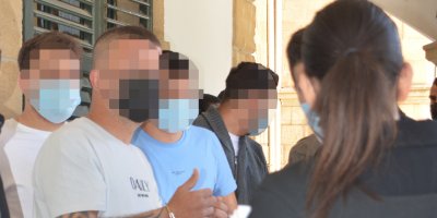 Darp ve tehdit ettiler, yaraladılar