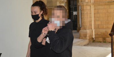 Çaldıkları malzemeleri evinde sakladığı yerde polise teslim etti