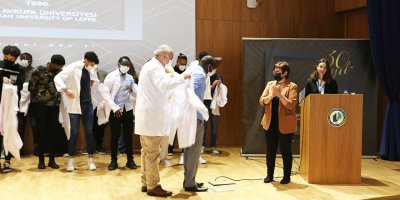 Sempozyum programında ‘Beyaz Önlük’ giyme seremonisi yer aldı 