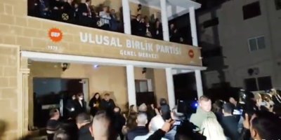 Kime karşı dik duracak?