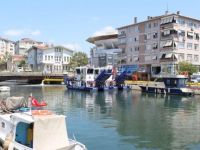 Kadıköy'de bulunan Kurbağalıdere Köprüsü yıkılıyor