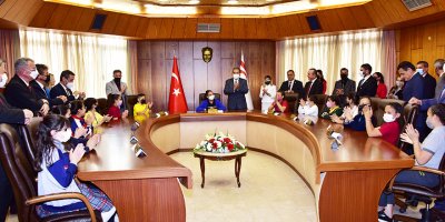 Çocuklar elektrik kesintisi ve pahalılıktan şikâyetçi