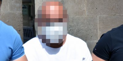 Üvey kızına cinsel saldırıda bulundu