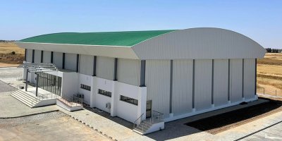 Yakın Doğu Yeniboğaziçi Kampsü’nde 2 bin metrekare kapalı spor salonu hizmete açıldı