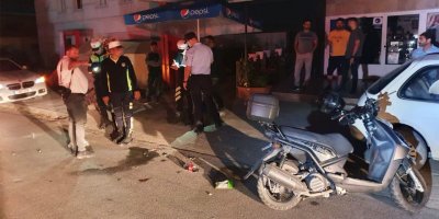 Motosiklet sürücüsü yayaya çarptı