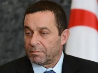 Denktaş: “Şehitlerle vatan yaptığımız bu topraklarda kurduğumuz devletimize sahip çıkarak geleceğimizi güvenle kurmak zorundayız”