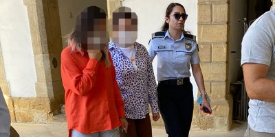 “5 bin 761 TL değerindeki kozmetik ürün ve kıyafet çaldılar"