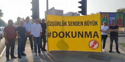 Gazeteciler Birliği'nden pankartlı eylem:  “Özgürlük senden büyük #Dokunma”