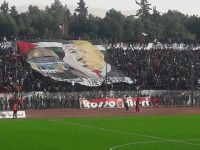 Cezayir'de tribündeki "pankartlı tepki"