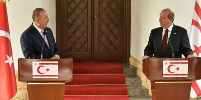 Çavuşoğlu: Müzakerelerin başlaması için eşit statü tescil edilmeli