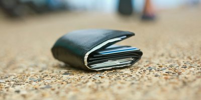 Yerde bulduğu cüzdandaki paraları çaldı, tutuklandı